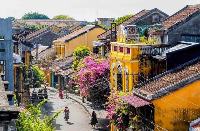 Là nơi lưu giữ và pha trộn nhiều nền văn hóa, hàng năm Hội An thu hút được hàng triệu lượt khách du lịch trong và ngoài nước